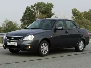 lada lada-priora-2013-1-sedan-facelift-2013.jpg